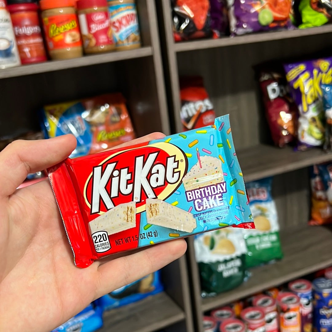 Kit Kat Birthday Cake Flavored Creme with Sprinkles Wafer Candy Bar, Movie Snack, 1.5 oz, Pack - LOOP MX