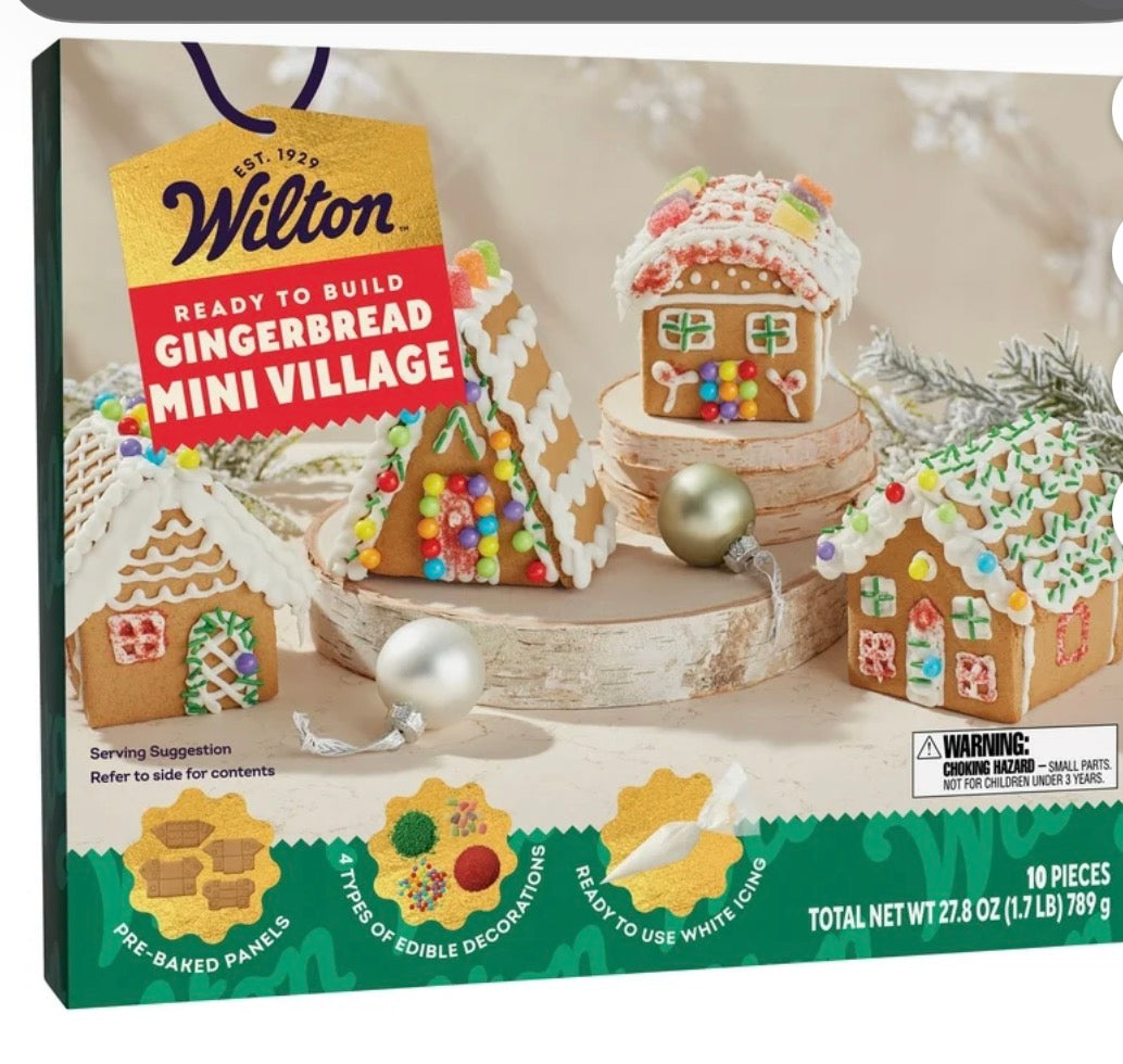 Wilton Kit de Mini Pueblo de Pan de Jengibre Navideño Sabor a Pan de Jengibre, Estable en Almacenamiento, 10 Piezas, 27.8 oz, Precocido, Listo para Decorar