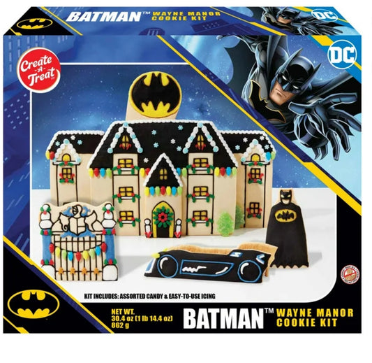 Decoración Navideña Kit, Create A Treat Batman™ Wayne Manor, Vainilla Cookie, Caja de Tamaño Mediano, 30.4 oz, 1 Unidad