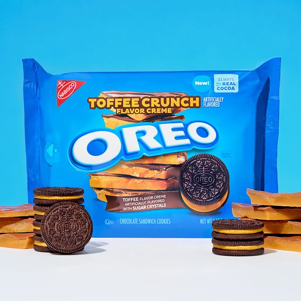 OREO Toffee Crunch Creme with Sugar Crystals Chocolate Sandwich Cookies, Family Size, 17 oz - LOOP MX